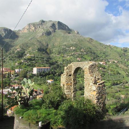 בית הארחה קסטלמולה 	Rifugio Dei Tre Pini מראה חיצוני תמונה