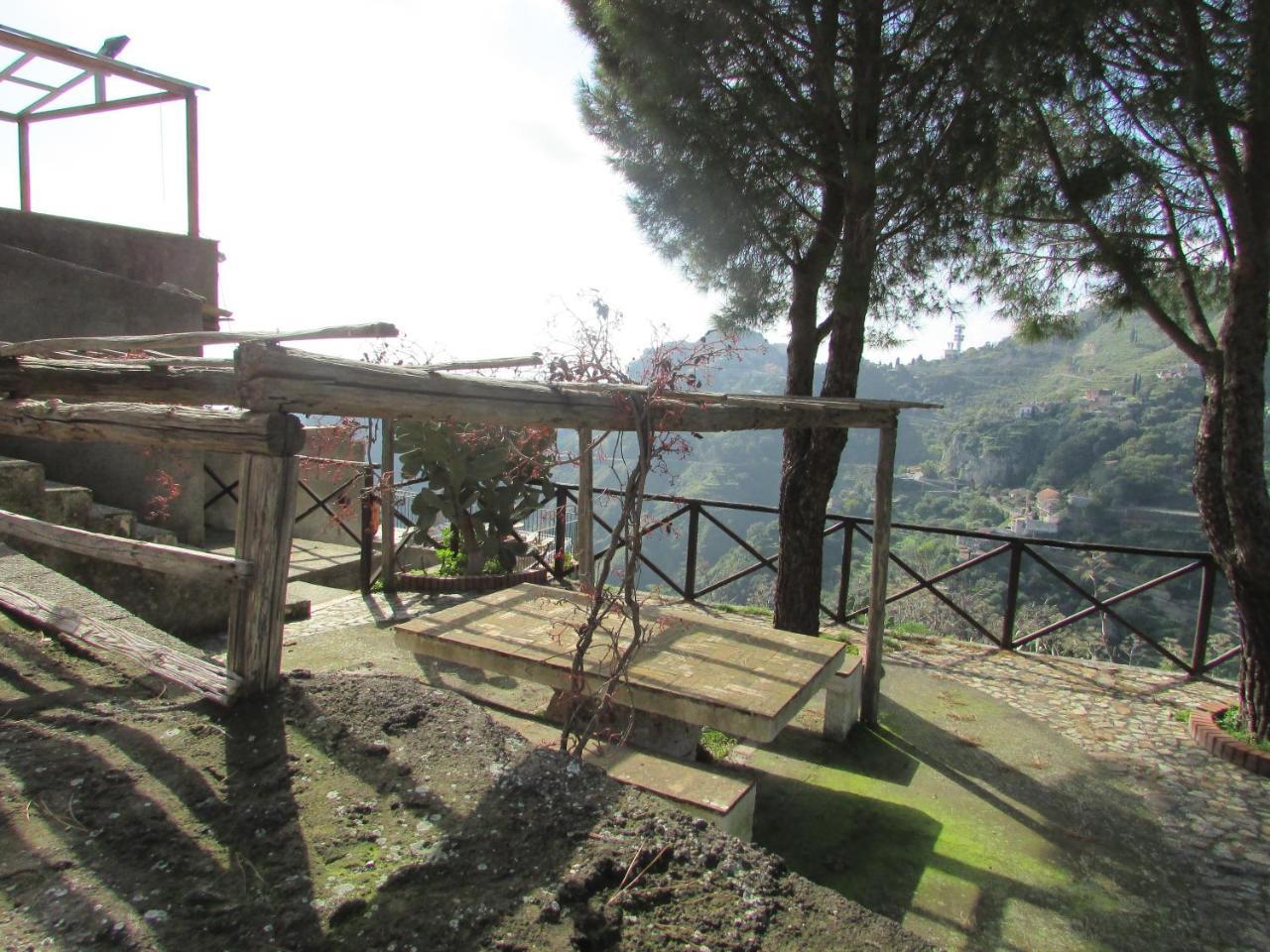 בית הארחה קסטלמולה 	Rifugio Dei Tre Pini מראה חיצוני תמונה